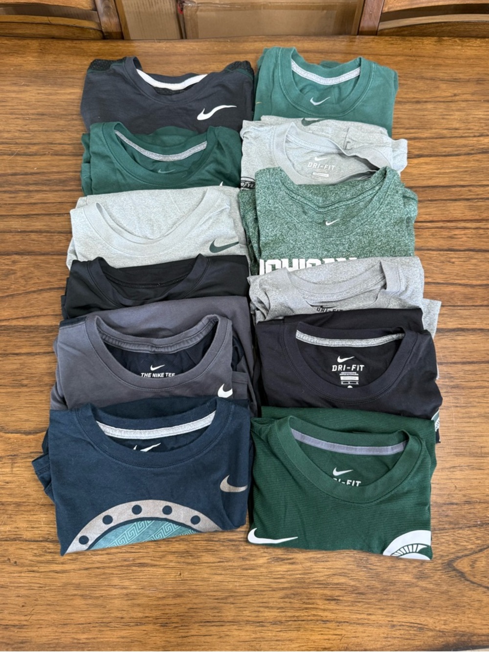 (12) Men’s Michigan State University Nike Shirts Size Medium